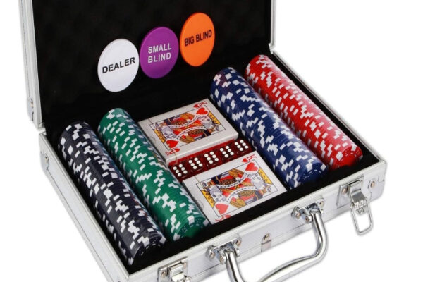 Which card-inspired variations in Bitcoin roulette enhance strategy skills?